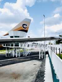 “Coach Airways Famosa: Luxury Shopping Takes Flight”