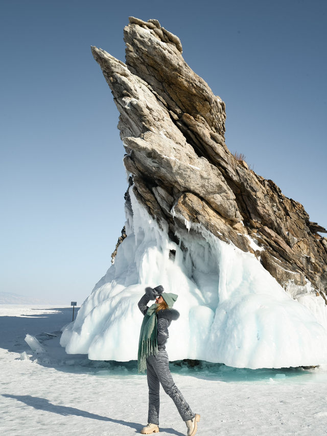 The ice of lake Baikal 