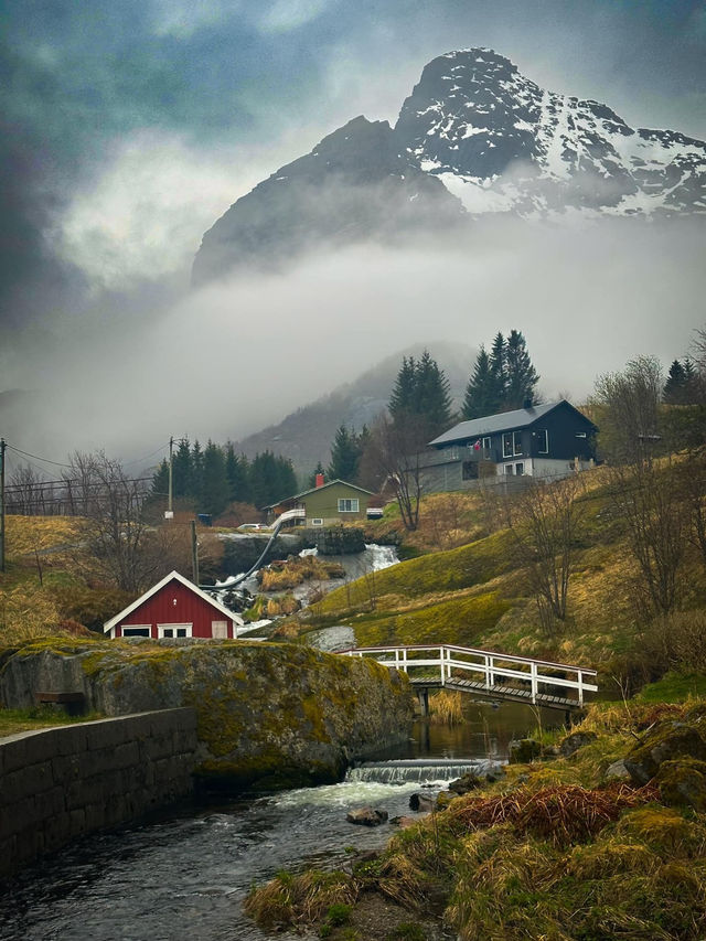 Serenity in the Arctic: Sildpollnes Kirke and Holdøya, Lofoten