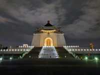 Chiang Kai-Shek Memorial Hall ในยามค่ำคืน
