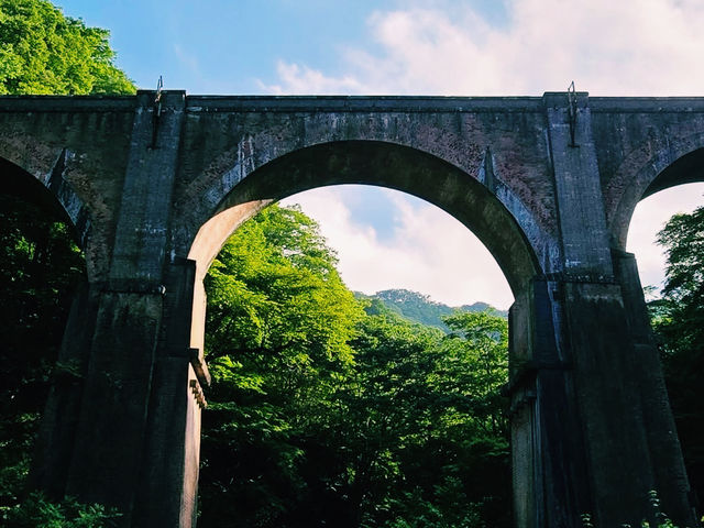 歴史を感じるレンガ造りの美しいアーチ橋🌉✨