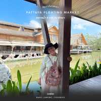 ตลาดน้ำสี่ภาค - แลนด์มาร์คเช็คอินพัทยา