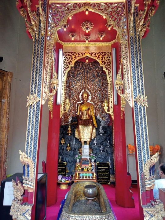 สักการะ🙏พระนาค ที่วัดจักรวรรดิราชาวาส