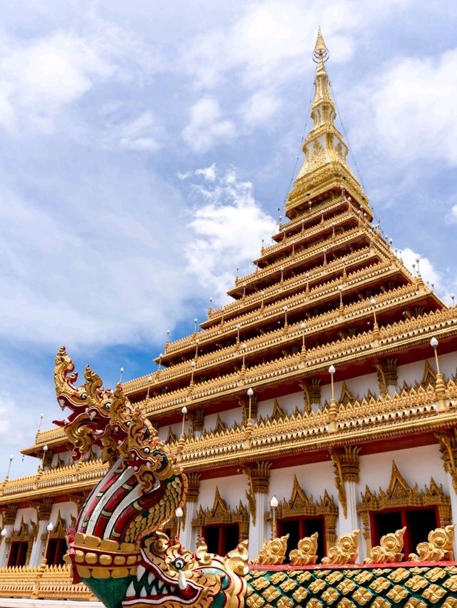 แลนด์มาคขอนแก่นวัดหนองแวง พระธาตุแก่นคร