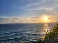 [🇮🇩バリ島] ウルワツ寺院：壮大な景色と神聖な雰囲気が魅力のバリ島の名所