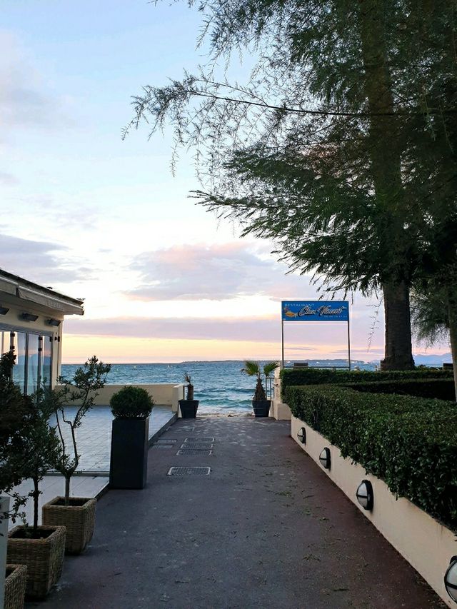 남프랑스의 작은 해변 ⛱ 쥬앙 레 팡(Juan les Pins)