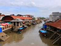 ตลาดน้ำอัมพวา ตลาดสำหรับครอบครัว