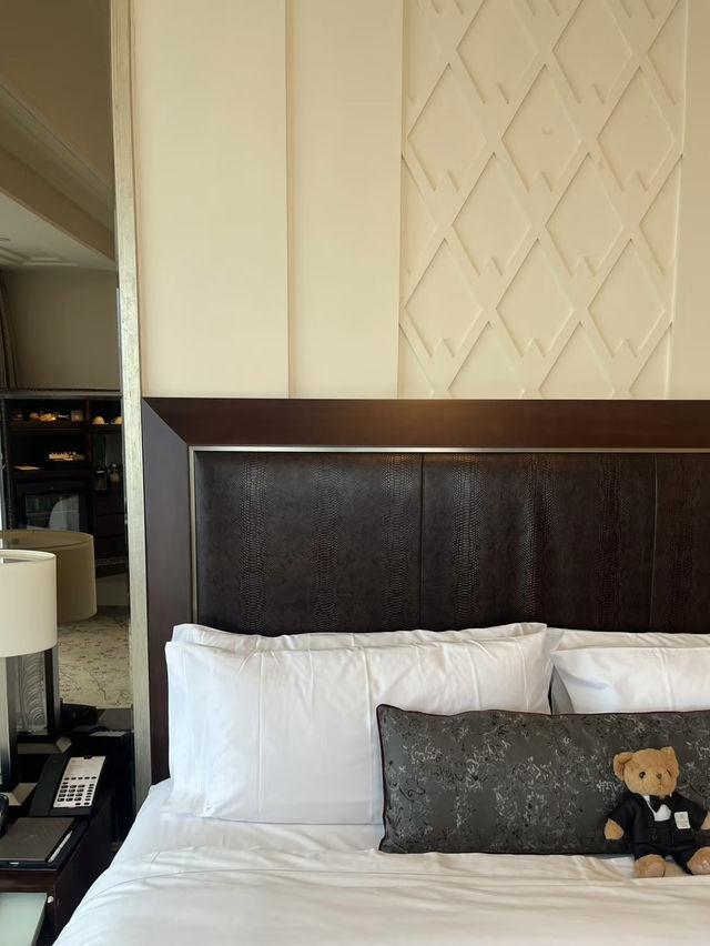 The St. Regis Chengdu: Where Timeless Elegance Meets Modern Luxury