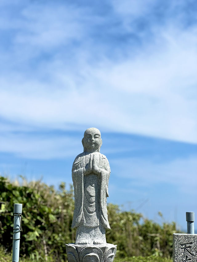 【千葉】崖の上に置かれた幸せの鐘のモニュメント