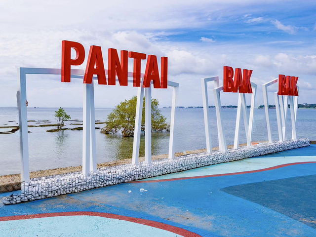 Bak Bak Beach: Sabah’s Best-Kept Secret (Shhh!) 🌴🌊