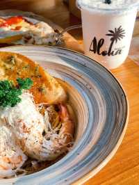 Aloha Beach Cafe ริมทะเล บรรยากาศดี 🍵