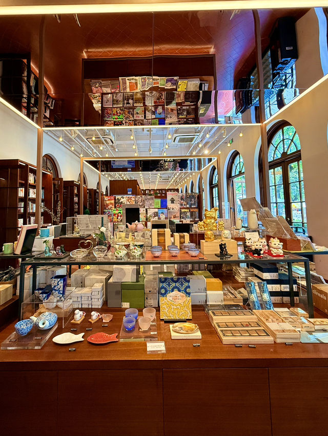 上海上生新所-蔦屋書店
