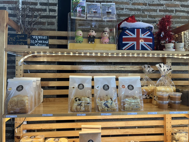 สวนหน้าบ้าน คาเฟ่ขนมปังโฮมเมท  ชลบุรี