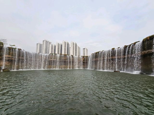 Kunming Waterfall Park