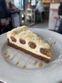 坪洲嘆隱世cafe自家製Apple crumble cheesecake 🍰