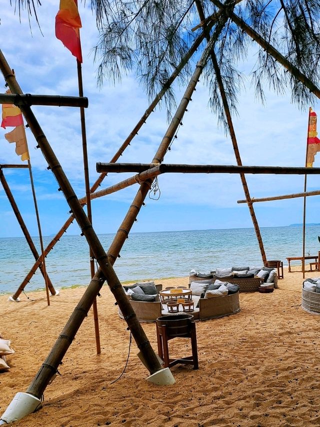 Cave Beach Club พัทยา ชิลล์ไทม์ยามมาทะเล