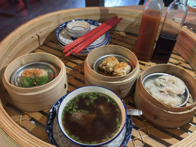 ร้านติ่มซำเปิดใหม่ในหมู่บ้านแม่กำปอง