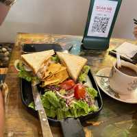 Calanthe Art Café – Coffee, Satay & a Laksa Debate