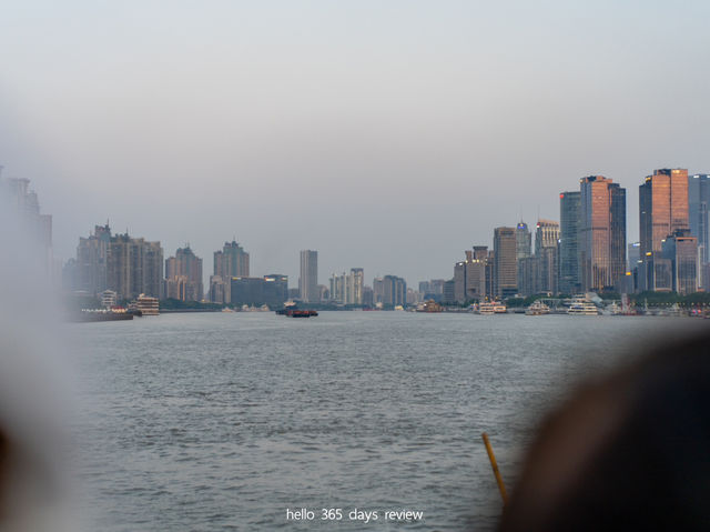 The Bund แลนด์มาร์กสุดไอคอนิกริมแม่น้ำหวงผู่