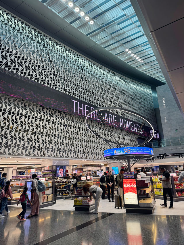 #1 Airport In THE WORLD🤩