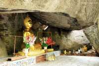 เที่ยววัดเขาถ้ำ เมืองตาก
