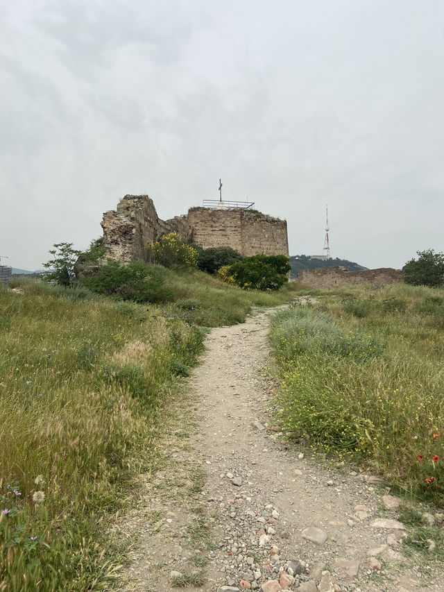 【ナリカラ要塞】美しいトビリシの街が見える絶景スポット🇬🇪