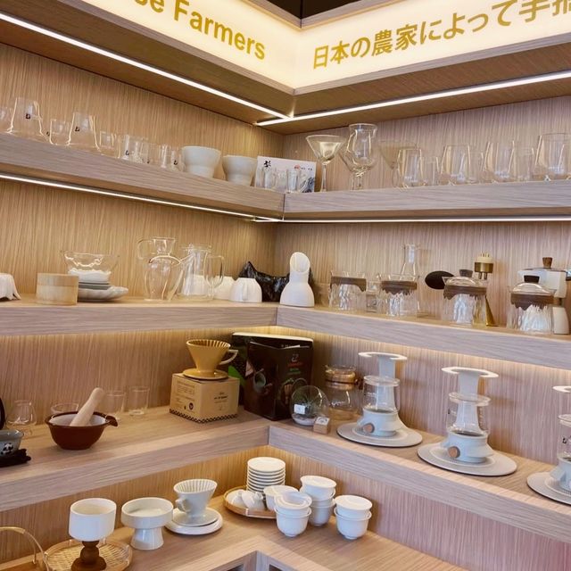 Muzi Matcha Cafe 