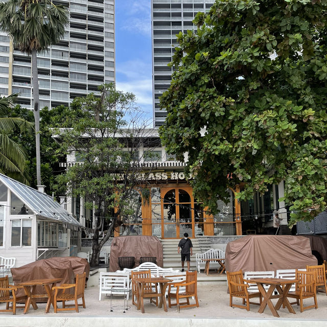The Glass House Silver ร้านอร่อยริมทะเลพัทยาเหนือ