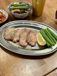【大阪・天満】コスパと肉料理が自慢の居酒屋「ホルモン酒場 伝助 天満2号店」