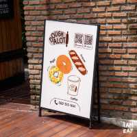 คาเฟ่เบเกิ้ลโฮมเมดในหมู่บ้านย่านประชื่น