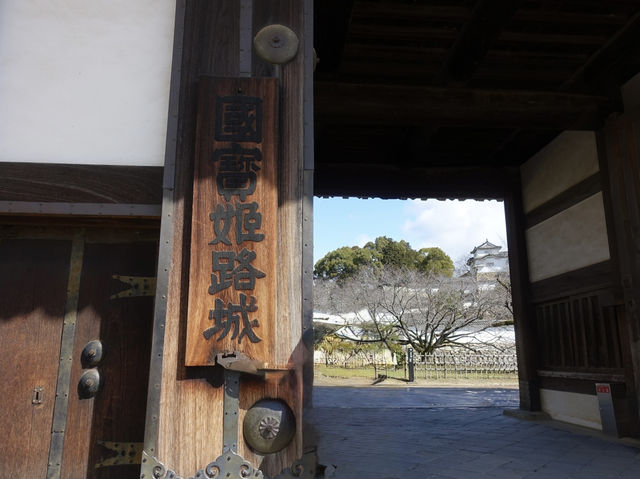 🏯 “White Heron Dreams: A Day at Majestic Himeji Castle”