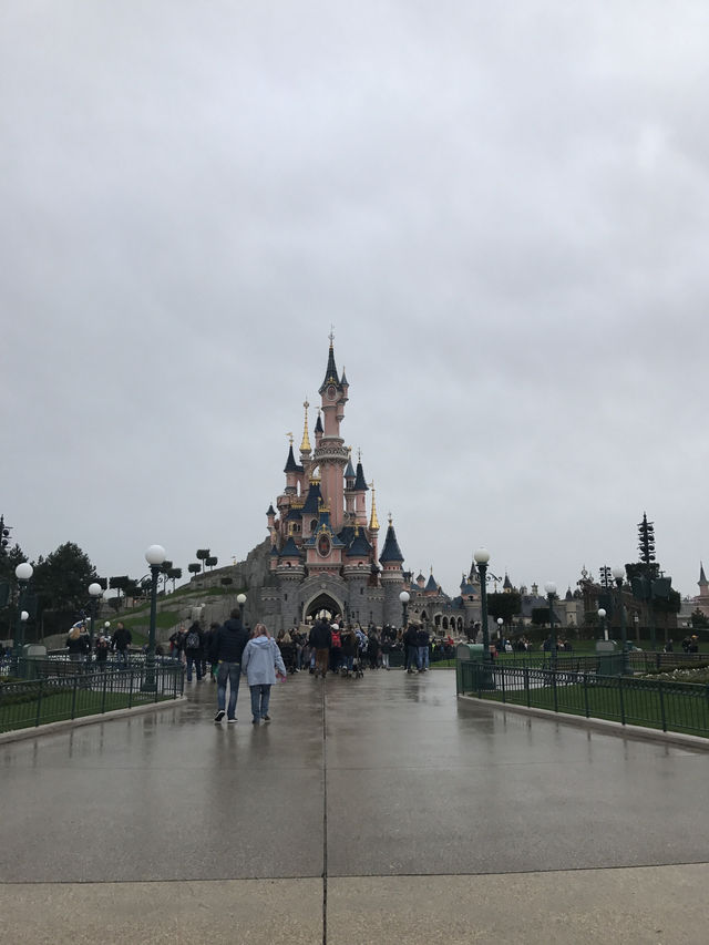 【フランス🇫🇷】他の国とは違う？！パリディズニーの魅力⭐️