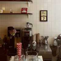McLean-GOOD OL'PARLOR Cafe