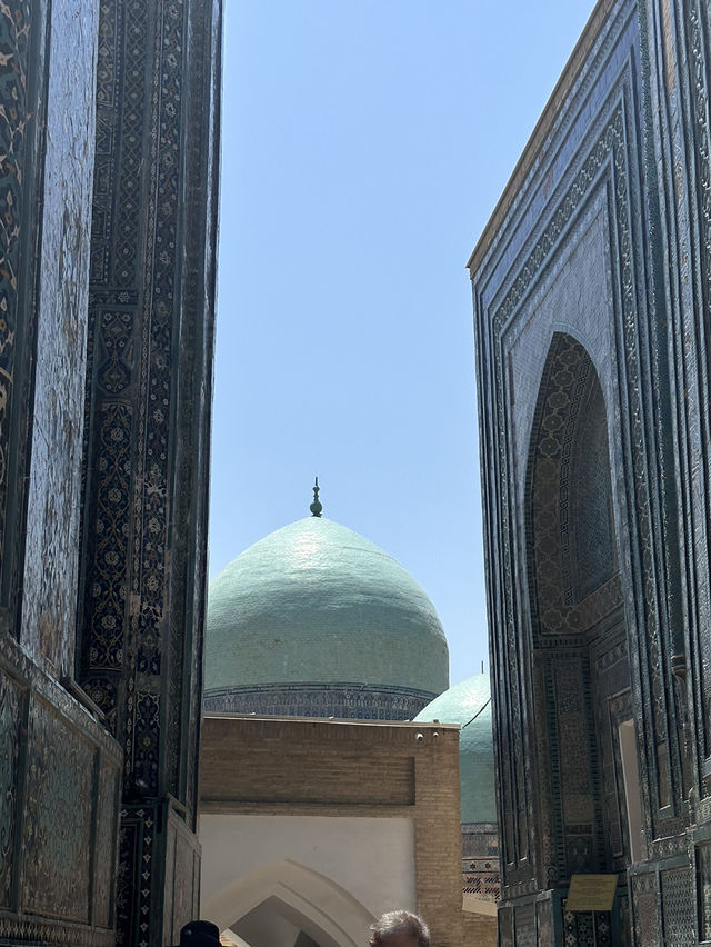 Discover the Beauty of Shah-i-Zinda in Samarkand, Uzbekistan 🇺🇿 