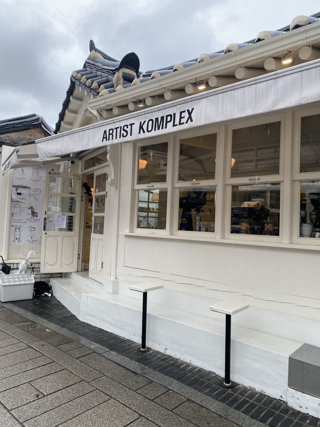 🥐 Artist Komplex ย่าน Anguk 