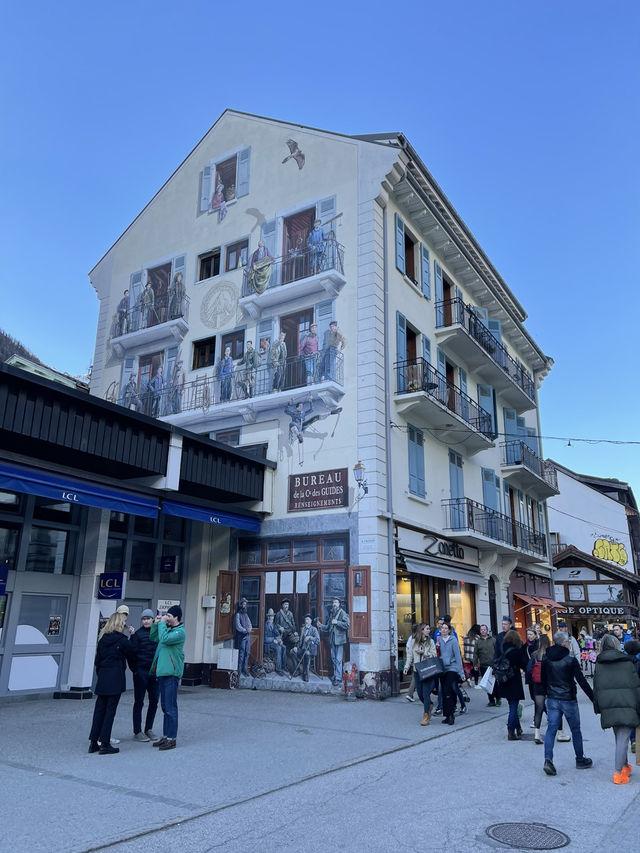 Chamonix-Mont-Blanc เมืองสกีรีสอร์ทของฝรั่งเศส