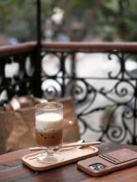 Cafe Hanoi Moment