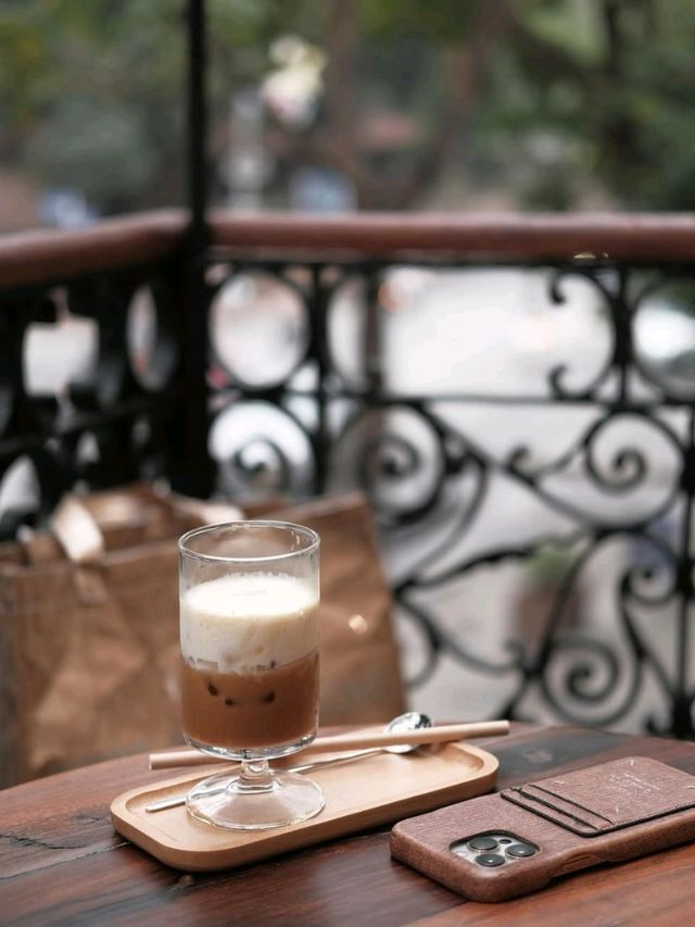 Cafe Hanoi Moment