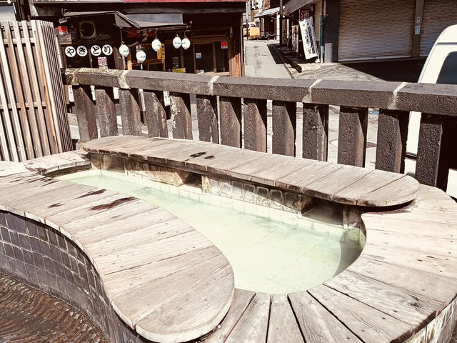Kusatsu Onsen: Japan’s Ultimate Solo Soak Sanctuary – Where Steam Meets Serenity"** ♨️🌿   