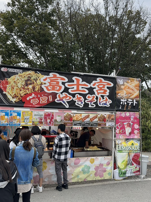 Osaka Castle – เดินชมซากุระ กินของอร่อย ถ่ายรูปปัง