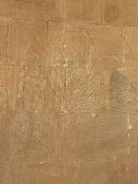 Terraces Of Defiance: A Queen’s Geometry Against the Gods