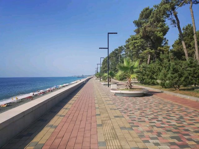 Coastal Vibes & Chill Strolls