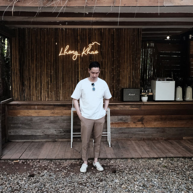 🌿 หลงเขา…แล้วไม่อยากกลับ – หลงเขาคาเฟ่