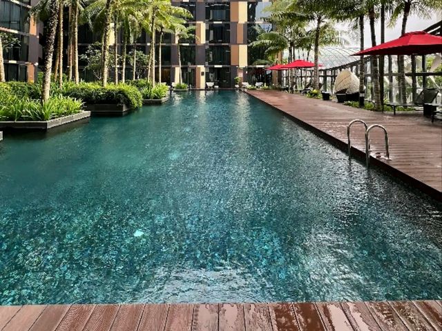 Transit in Style – My Airport Stay at Crowne Plaza Changi Singapore