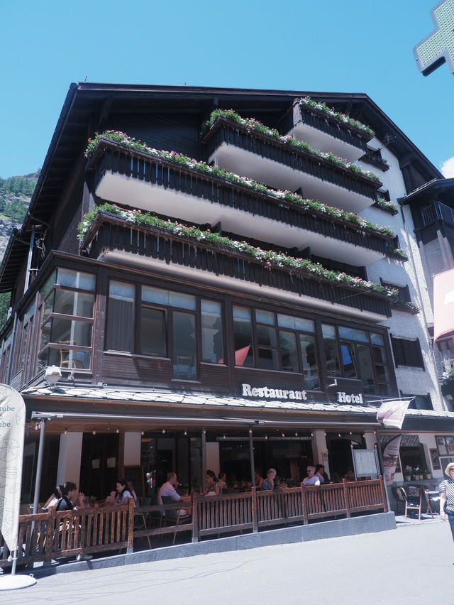 𖤣瑞士美食𖤥𖤥策馬特傳統木屋餐廳