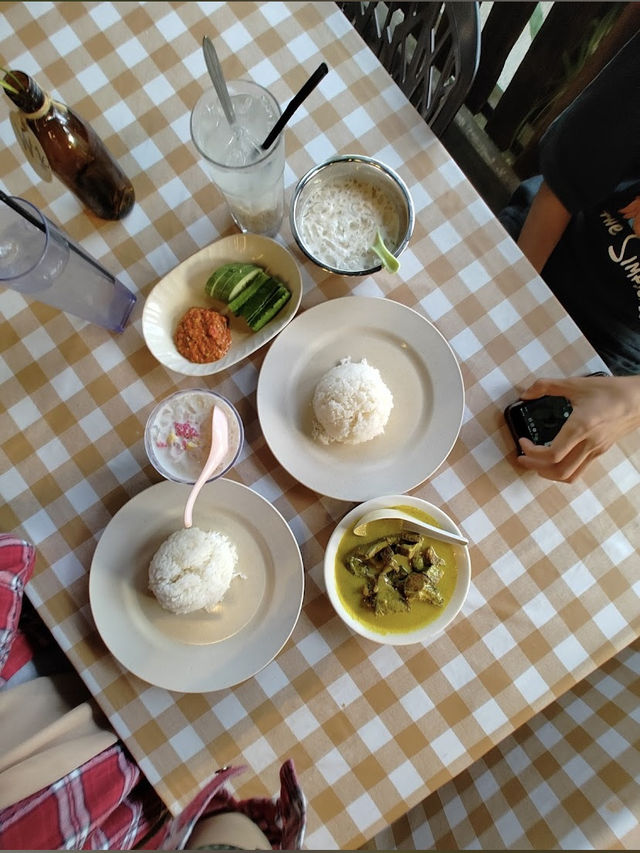 Aunty Aini’s Garden Cafe Nilai, Kampung Flavors with Celebrity Legacy