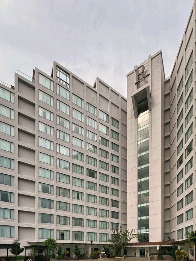 “Renaissance JB: Where Exceptional Service Meets Home Comfort”