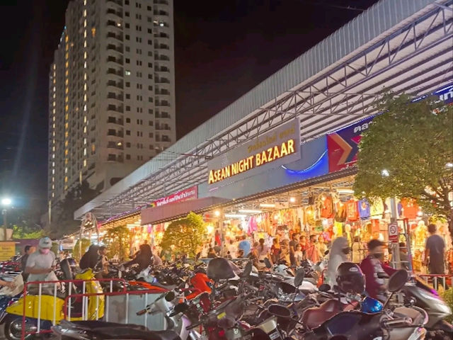 Shop, Eat & Explore at Hat Yai’s Asean Night Bazaar