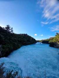 Huka Falls — New Zealand’s Turquoise Thunderbolt on the Waikato River 