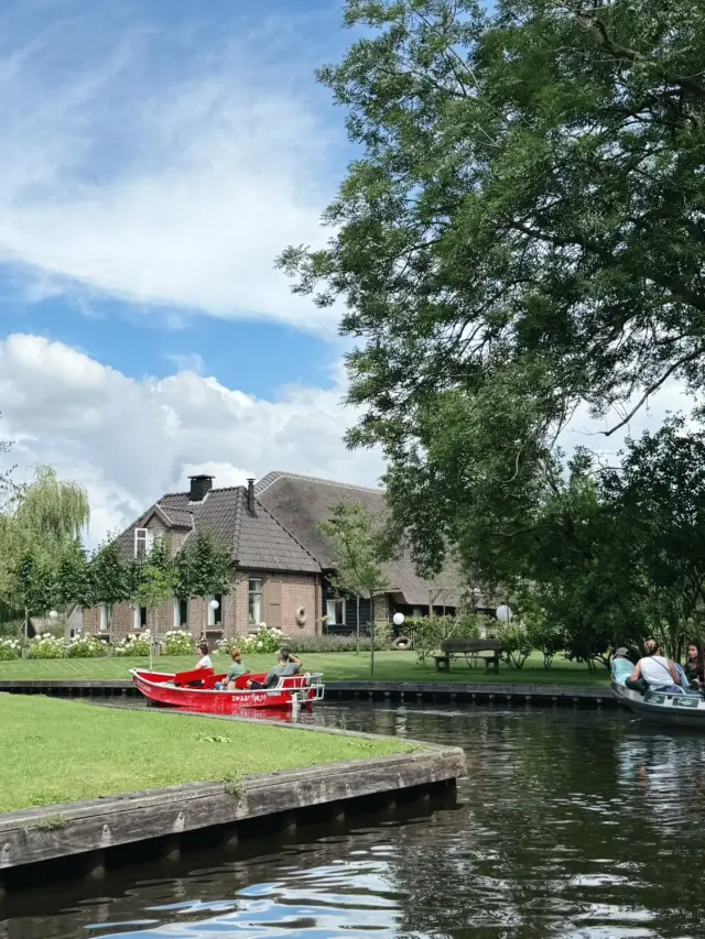 2 Nights and 3 Days in Amsterdam – A City of Canals and Art